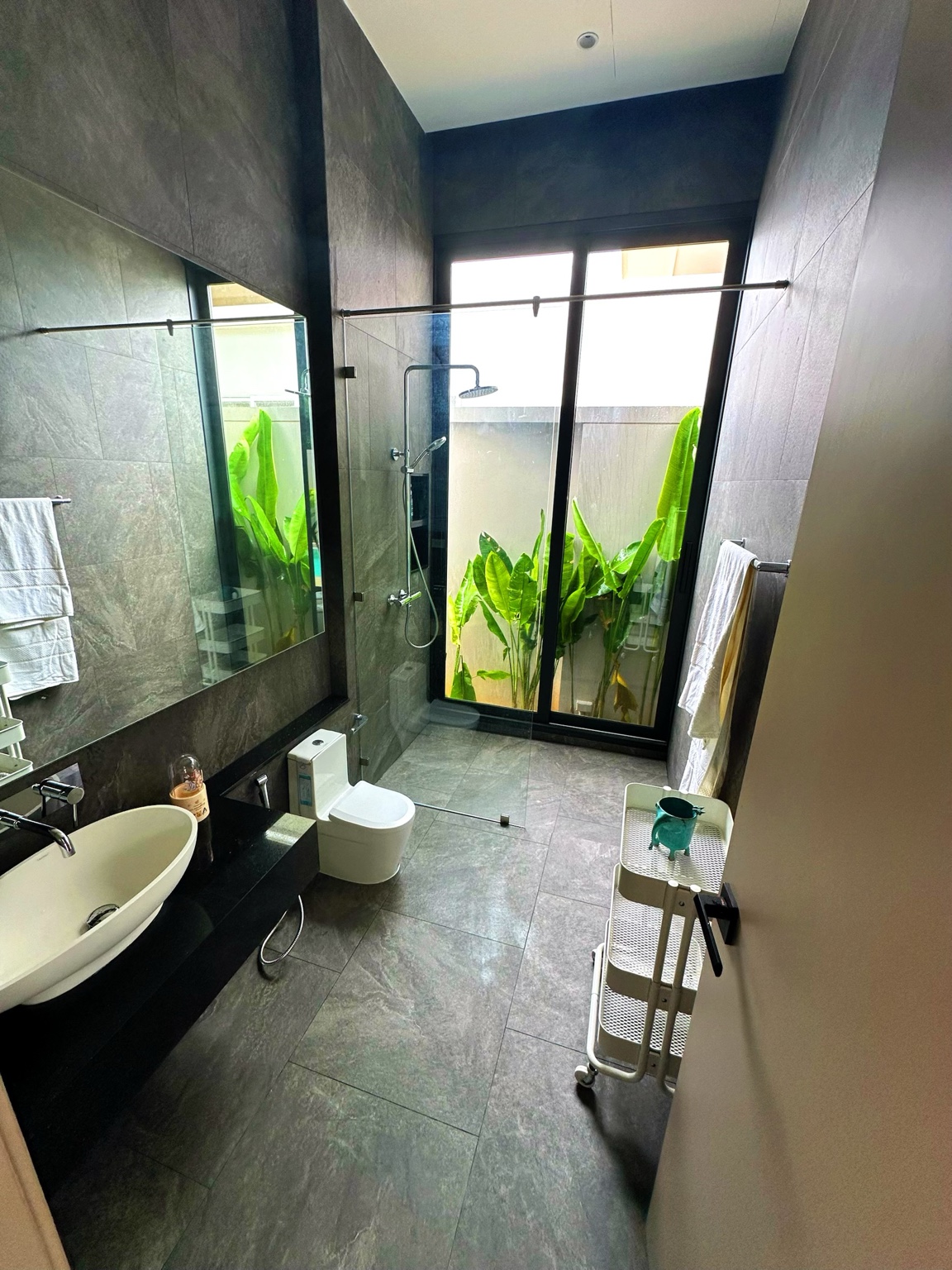 Charm Pool Villa Honeywood in Rawai Phuket — interior photograph 28