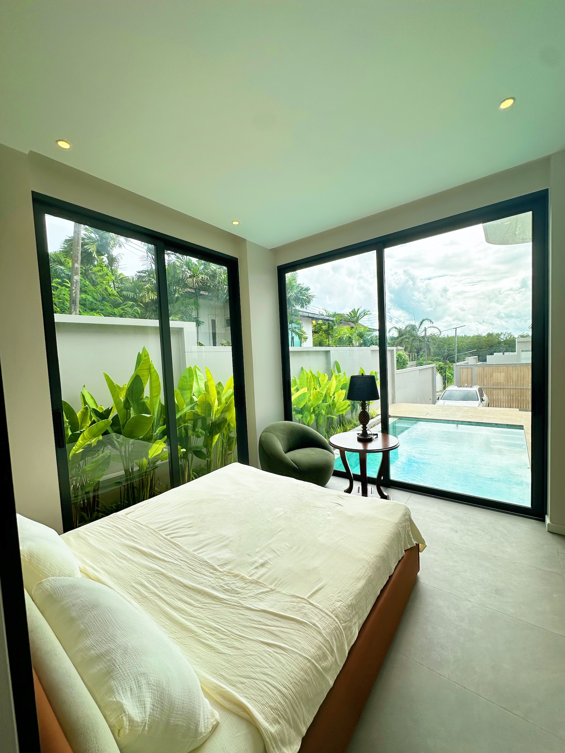 Charm Pool Villa Honeywood in Rawai Phuket — interior photograph 9