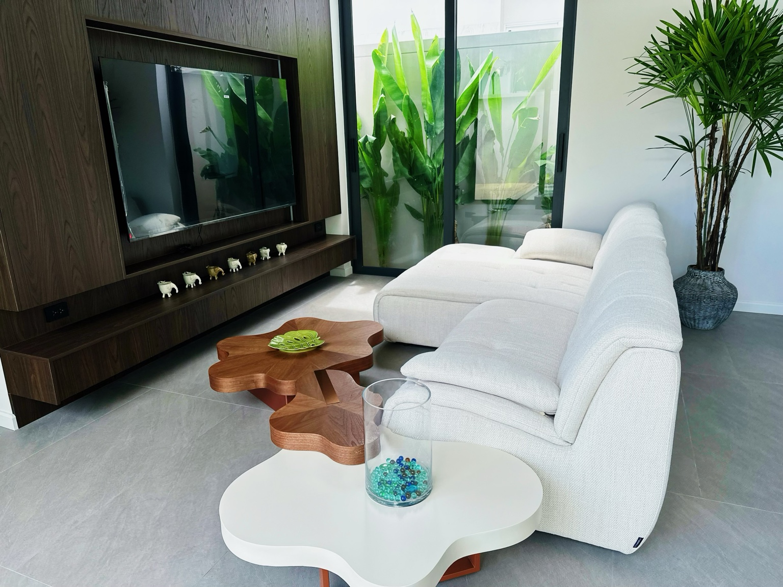 Charm Pool Villa Honeywood in Rawai Phuket — interior photograph 5