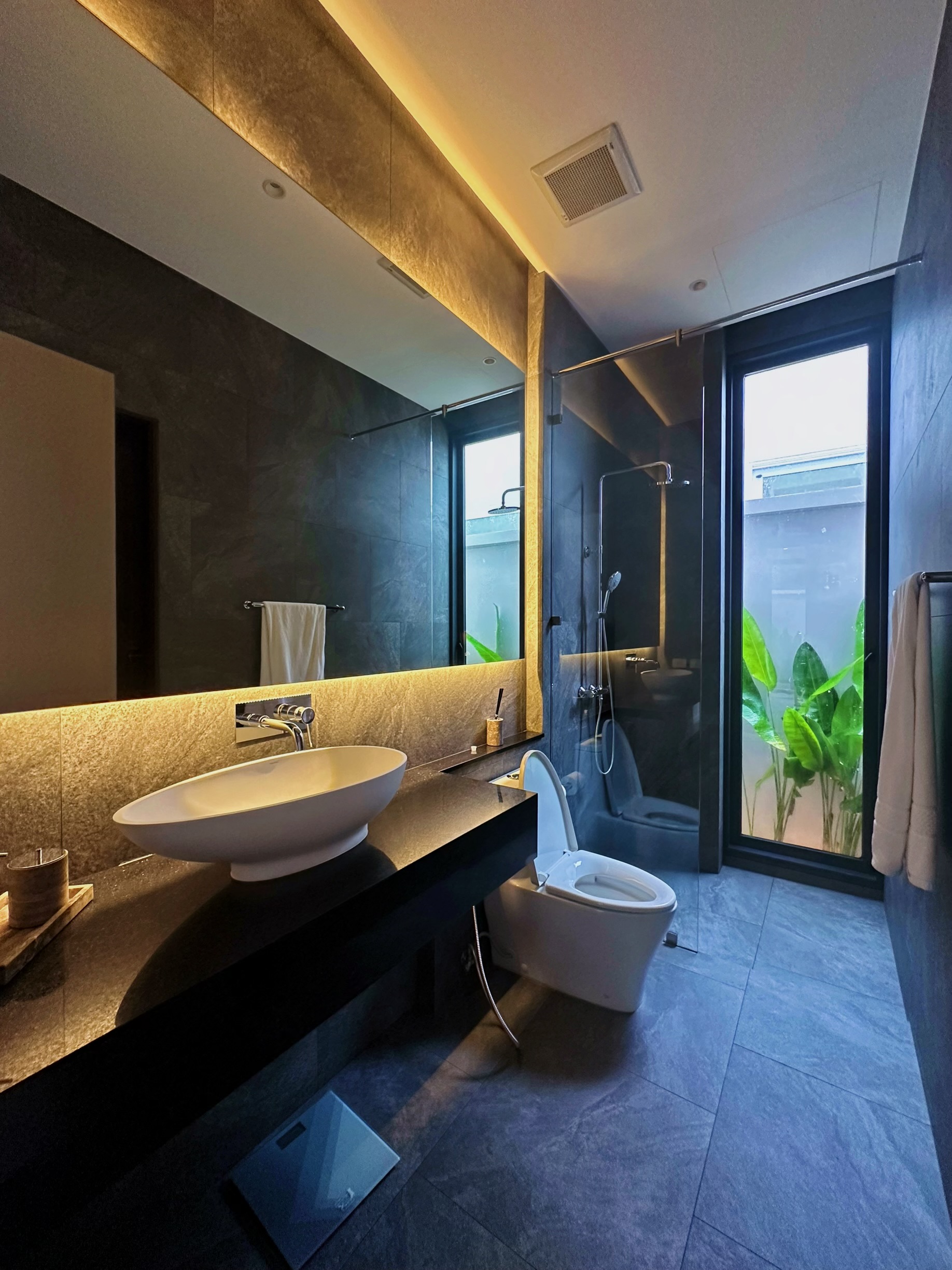 Charm Pool Villa Honeywood in Rawai Phuket — interior photograph 19