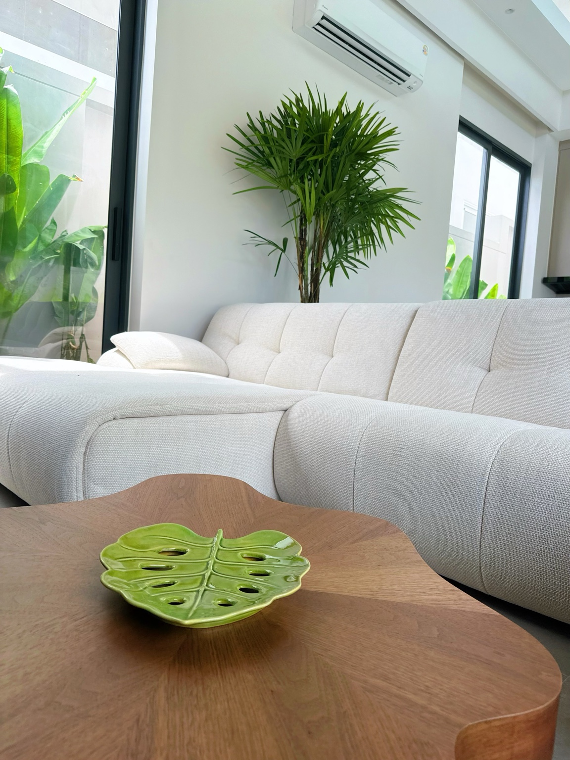 Charm Pool Villa Honeywood in Rawai Phuket — interior photograph 6